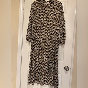 Zara Black and Cream Long Sleeve Dress